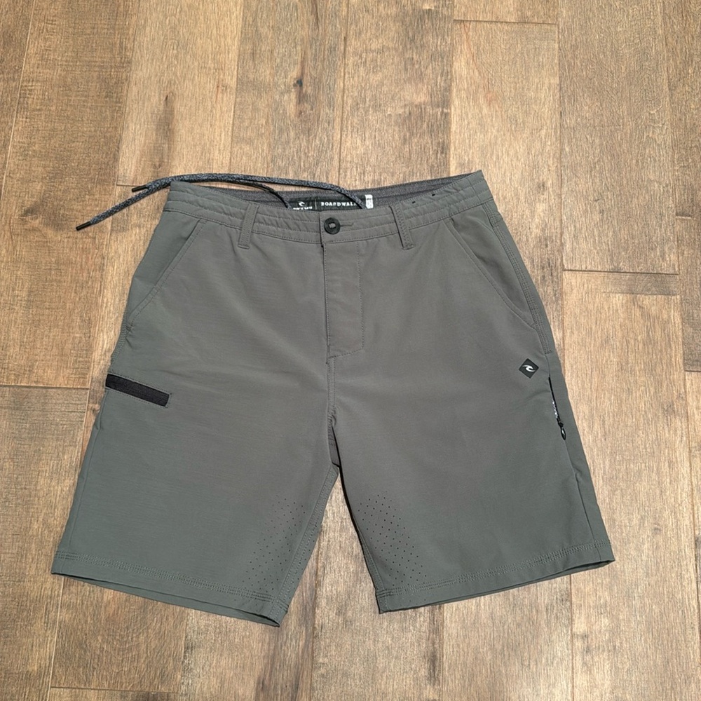Rip Curl Boardwalk shorts 
Size 29